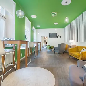 5* Hostel Dizzy Daisy